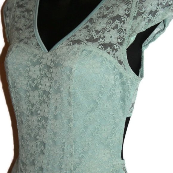 Lacey V Neck One Piece Mint Bodysuit Size L - Picture 4 of 7